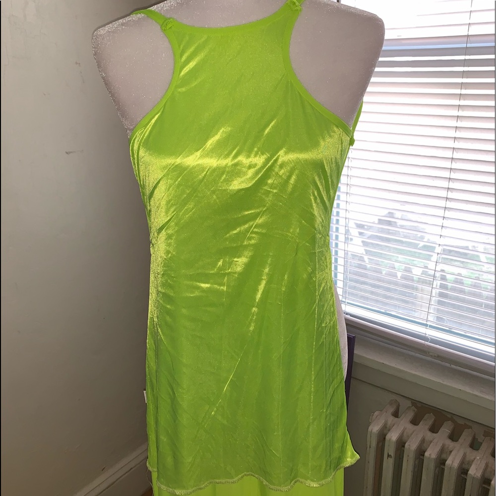 Green Gown - Picture 7 of 7